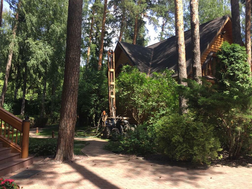 Бурение скважины в поселке Быкова