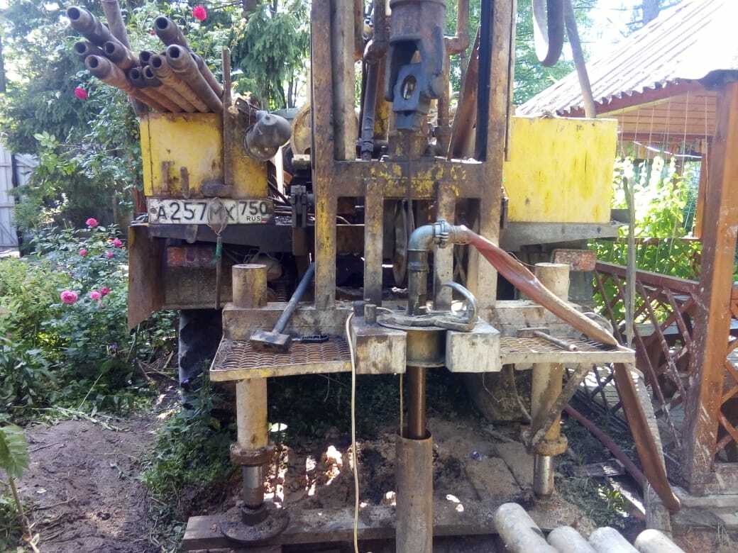 Бурение скважины в поселке Шарапова Охота